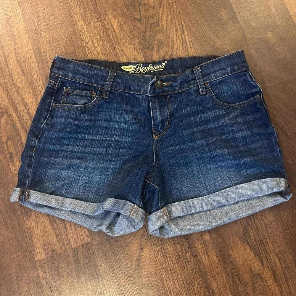 Old Navy 3” Boyfriend Denim Short Size 2 - Picture 2 of 6